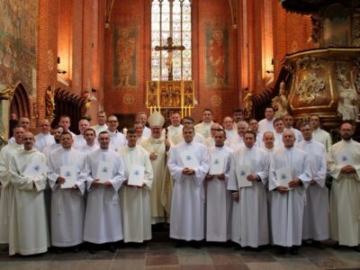 Udzielenie posługi stałego lektora